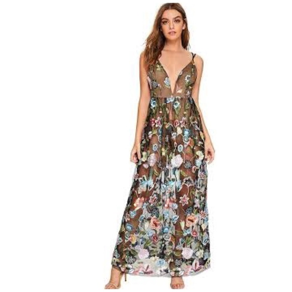 L’ATISTE Black Flower Embroidered Sundress Backless Deep V Maxi Dress size Small - Picture 1 of 16